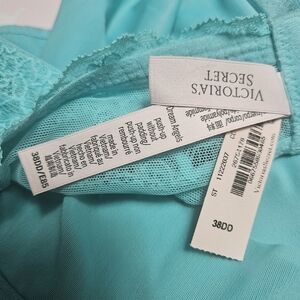 Victoria's Secret Turquoise Lace Bra